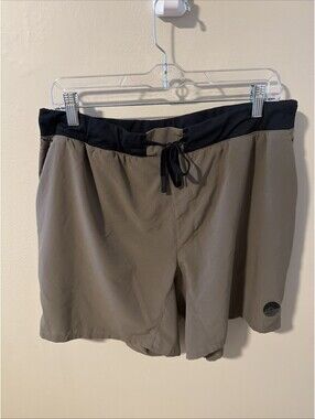 Crest Shorts Size XL